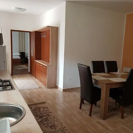 Hegyalja Vendeghaz Гостевой дом Mikohaza